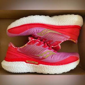 Saucony Valentine’s Day edition women’s Triumph 18, minimal visible wear